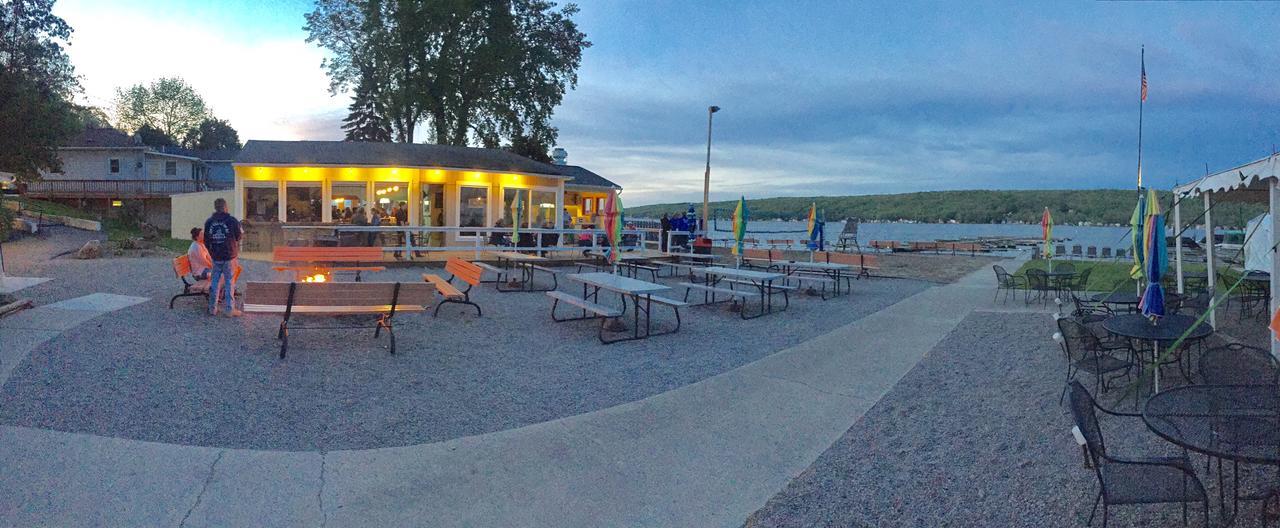Beachcomber Inn Conesus Extérieur photo
